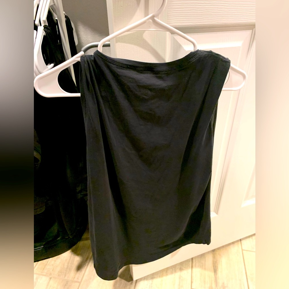 Lululemon muscle tee